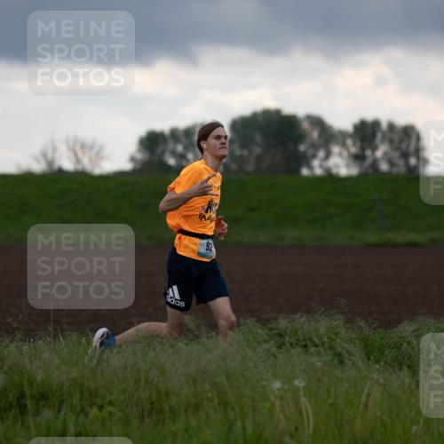 05.05.2024 - 7. Wedeler Halbmarathon Michael Strokosch http://msf.ph/oto/6221022 05.05.2024 10:55:53 Laufen 92 meine-sportfotos.de