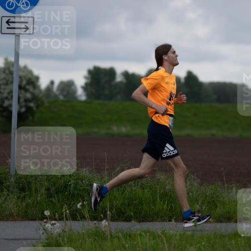 05.05.2024 - 7. Wedeler Halbmarathon Michael Strokosch http://msf.ph/oto/6221028 05.05.2024 10:55:55 Laufen  meine-sportfotos.de
