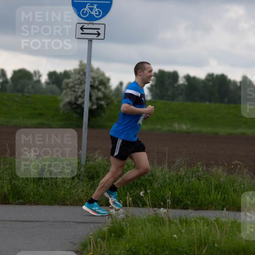 05.05.2024 - 7. Wedeler Halbmarathon Michael Strokosch http://msf.ph/oto/6221032 05.05.2024 10:55:58 Laufen  meine-sportfotos.de