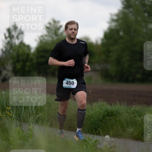 05.05.2024 - 7. Wedeler Halbmarathon Michael Strokosch http://msf.ph/oto/6221039 05.05.2024 10:56:12 Laufen 450, 13 meine-sportfotos.de