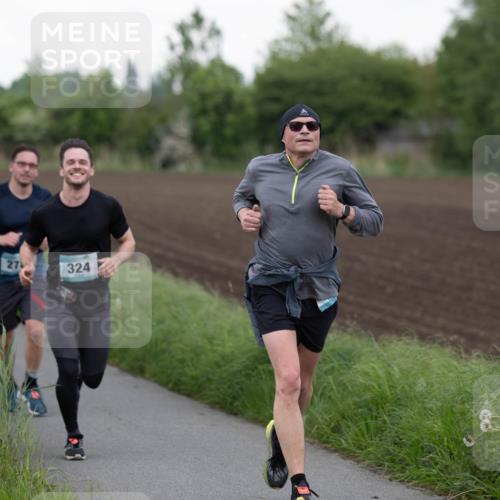 05.05.2024 - 7. Wedeler Halbmarathon Michael Strokosch http://msf.ph/oto/6221061 05.05.2024 10:56:27 Laufen 68, 27, 324 meine-sportfotos.de