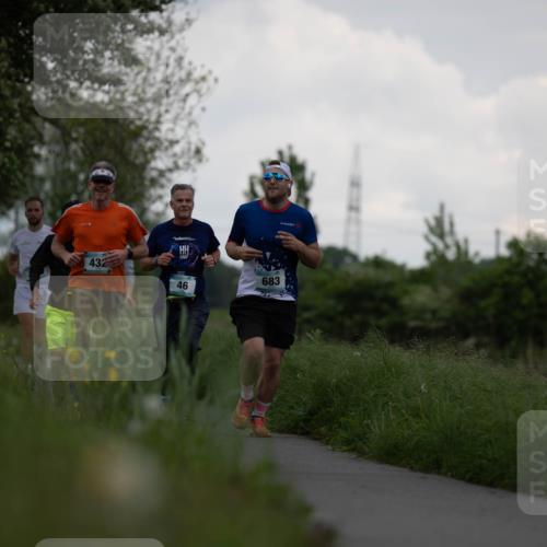 05.05.2024 - 7. Wedeler Halbmarathon Michael Strokosch http://msf.ph/oto/6221068 05.05.2024 10:56:40 Laufen 432, 46, 683 meine-sportfotos.de