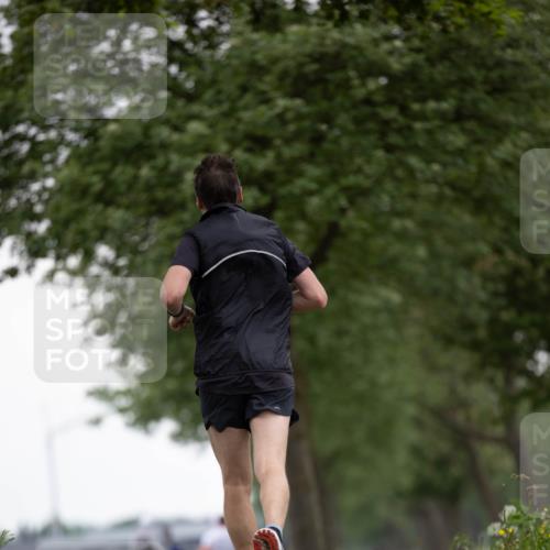 05.05.2024 - 7. Wedeler Halbmarathon Michael Strokosch http://msf.ph/oto/6221086 05.05.2024 10:57:09 Laufen  meine-sportfotos.de