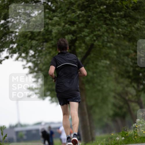 05.05.2024 - 7. Wedeler Halbmarathon Michael Strokosch http://msf.ph/oto/6221089 05.05.2024 10:57:09 Laufen  meine-sportfotos.de