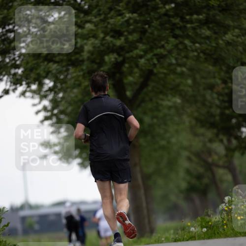 05.05.2024 - 7. Wedeler Halbmarathon Michael Strokosch http://msf.ph/oto/6221090 05.05.2024 10:57:10 Laufen  meine-sportfotos.de