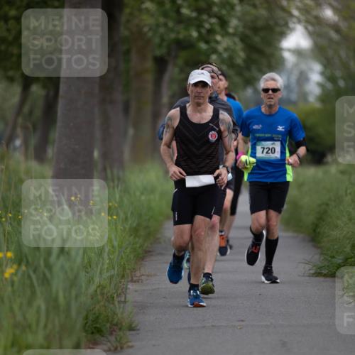 05.05.2024 - 7. Wedeler Halbmarathon Michael Strokosch http://msf.ph/oto/6221099 05.05.2024 10:57:45 Laufen  meine-sportfotos.de