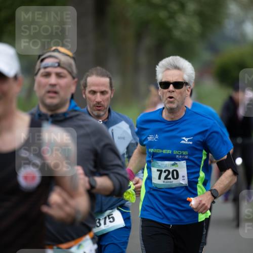 05.05.2024 - 7. Wedeler Halbmarathon Michael Strokosch http://msf.ph/oto/6221102 05.05.2024 10:57:49 Laufen 375, 2016, 720 meine-sportfotos.de