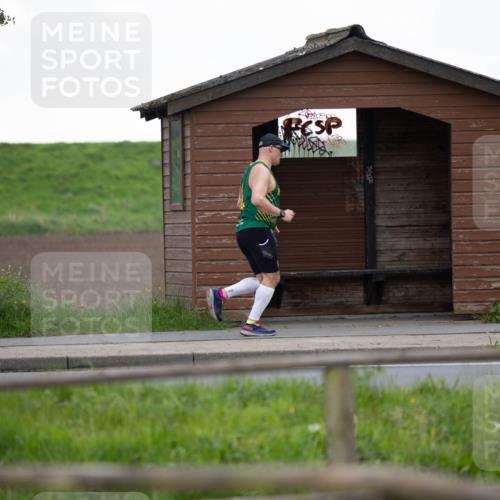05.05.2024 - 7. Wedeler Halbmarathon Michael Strokosch http://msf.ph/oto/6221107 05.05.2024 10:58:26 Laufen  meine-sportfotos.de