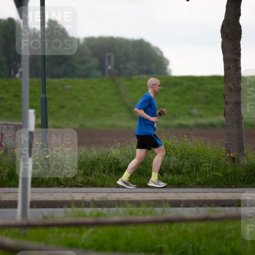 05.05.2024 - 7. Wedeler Halbmarathon Michael Strokosch http://msf.ph/oto/6221114 05.05.2024 10:58:32 Laufen  meine-sportfotos.de