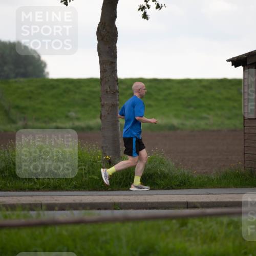 05.05.2024 - 7. Wedeler Halbmarathon Michael Strokosch http://msf.ph/oto/6221116 05.05.2024 10:58:32 Laufen  meine-sportfotos.de
