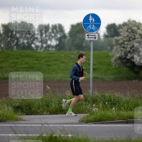 05.05.2024 - 7. Wedeler Halbmarathon Michael Strokosch http://msf.ph/oto/6221126 05.05.2024 10:58:41 Laufen  meine-sportfotos.de