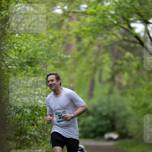 05.05.2024 - 7. Wedeler Halbmarathon Michael Strokosch http://msf.ph/oto/6221306 05.05.2024 10:30:19 Laufen 36 meine-sportfotos.de