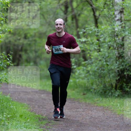 05.05.2024 - 7. Wedeler Halbmarathon Michael Strokosch http://msf.ph/oto/6221311 05.05.2024 10:30:35 Laufen 365 meine-sportfotos.de
