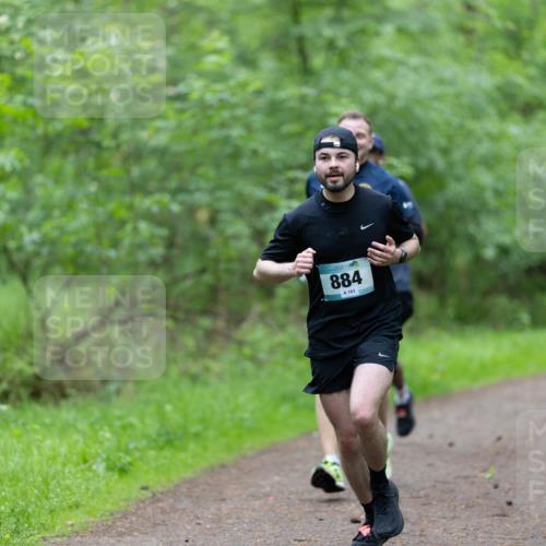 05.05.2024 - 7. Wedeler Halbmarathon Michael Strokosch http://msf.ph/oto/6221365 05.05.2024 10:37:25 Laufen 884, 103 meine-sportfotos.de