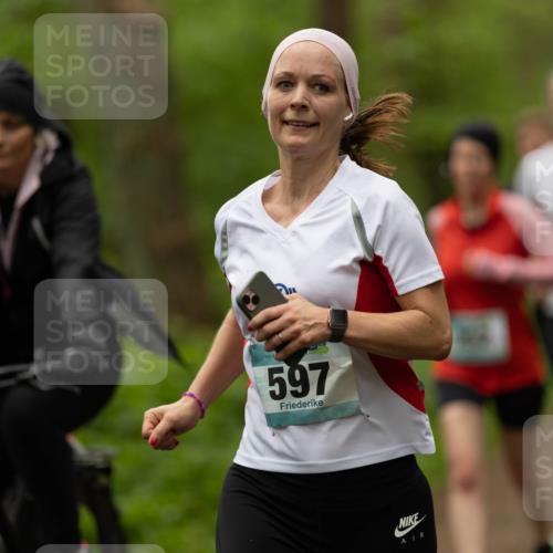 05.05.2024 - 7. Wedeler Halbmarathon Michael Strokosch http://msf.ph/oto/6221417 05.05.2024 10:47:16 Laufen 597 meine-sportfotos.de
