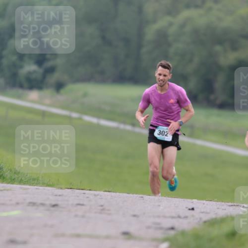 05.05.2024 - 7. Wedeler Halbmarathon H.Heesch http://msf.ph/oto/6221501 05.05.2024 10:52:57 Laufen 302, 591 meine-sportfotos.de