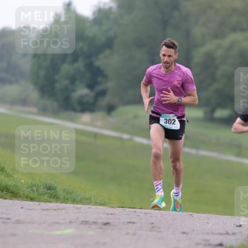 05.05.2024 - 7. Wedeler Halbmarathon H.Heesch http://msf.ph/oto/6221503 05.05.2024 10:52:58 Laufen 302, 591 meine-sportfotos.de