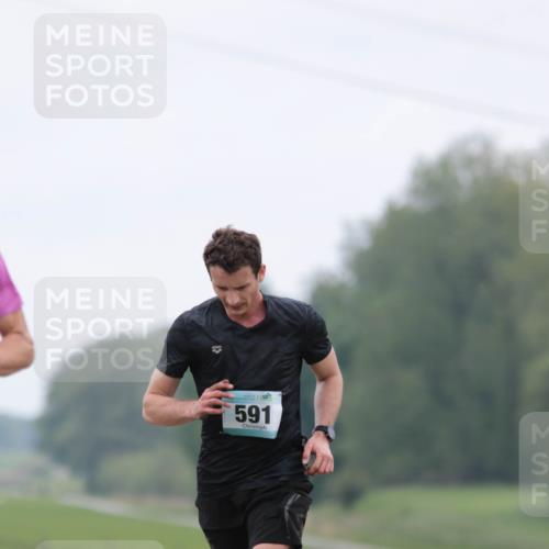 05.05.2024 - 7. Wedeler Halbmarathon H.Heesch http://msf.ph/oto/6221509 05.05.2024 10:53:02 Laufen 591 meine-sportfotos.de