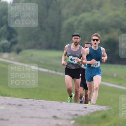 05.05.2024 - 7. Wedeler Halbmarathon H.Heesch http://msf.ph/oto/6221548 05.05.2024 10:54:51 Laufen 645, 36, 737 meine-sportfotos.de