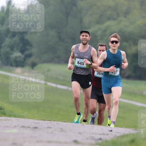 05.05.2024 - 7. Wedeler Halbmarathon H.Heesch http://msf.ph/oto/6221551 05.05.2024 10:54:52 Laufen 645, 369, 737 meine-sportfotos.de