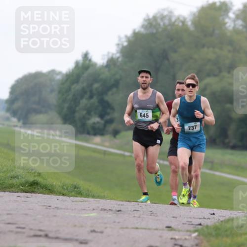 05.05.2024 - 7. Wedeler Halbmarathon H.Heesch http://msf.ph/oto/6221554 05.05.2024 10:54:53 Laufen 645, 3, 737 meine-sportfotos.de