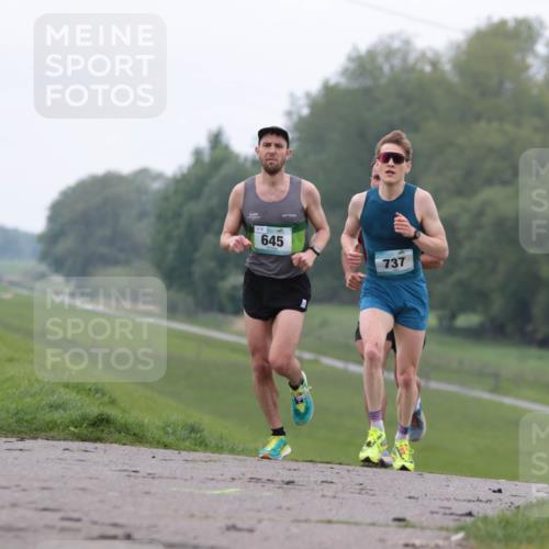 05.05.2024 - 7. Wedeler Halbmarathon H.Heesch http://msf.ph/oto/6221558 05.05.2024 10:54:53 Laufen 16, 645, 737 meine-sportfotos.de