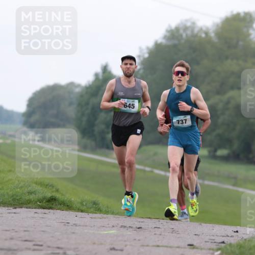 05.05.2024 - 7. Wedeler Halbmarathon H.Heesch http://msf.ph/oto/6221559 05.05.2024 10:54:53 Laufen 645, 8, 00, 737 meine-sportfotos.de