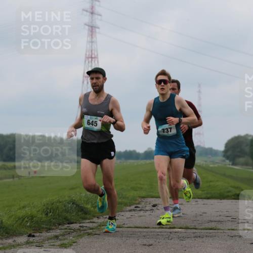 05.05.2024 - 7. Wedeler Halbmarathon H.Heesch http://msf.ph/oto/6221571 05.05.2024 10:54:57 Laufen 645, 737 meine-sportfotos.de