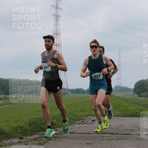 05.05.2024 - 7. Wedeler Halbmarathon H.Heesch http://msf.ph/oto/6221572 05.05.2024 10:54:57 Laufen 645, 737 meine-sportfotos.de
