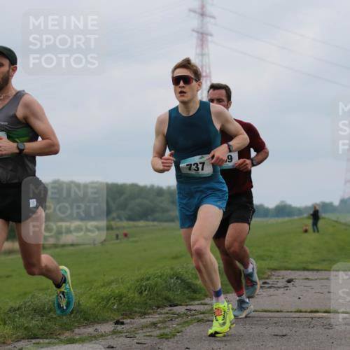 05.05.2024 - 7. Wedeler Halbmarathon H.Heesch http://msf.ph/oto/6221577 05.05.2024 10:54:58 Laufen 64, 737, 9 meine-sportfotos.de