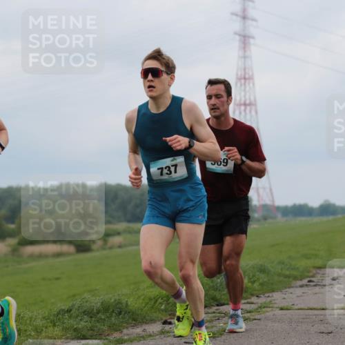 05.05.2024 - 7. Wedeler Halbmarathon H.Heesch http://msf.ph/oto/6221578 05.05.2024 10:54:58 Laufen 3, 645, 737, 69 meine-sportfotos.de