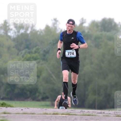 05.05.2024 - 7. Wedeler Halbmarathon H.Heesch http://msf.ph/oto/6221611 05.05.2024 10:56:28 Laufen 774 meine-sportfotos.de