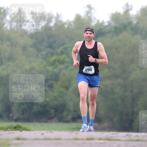 05.05.2024 - 7. Wedeler Halbmarathon H.Heesch http://msf.ph/oto/6221626 05.05.2024 10:56:33 Laufen 590 meine-sportfotos.de