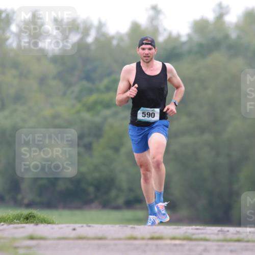 05.05.2024 - 7. Wedeler Halbmarathon H.Heesch http://msf.ph/oto/6221629 05.05.2024 10:56:33 Laufen 590 meine-sportfotos.de