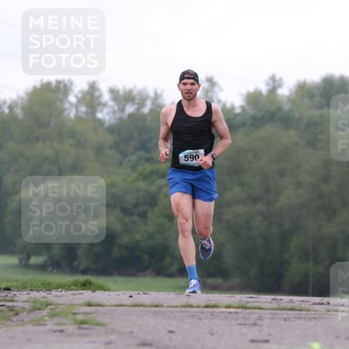 05.05.2024 - 7. Wedeler Halbmarathon H.Heesch http://msf.ph/oto/6221635 05.05.2024 10:56:35 Laufen 590 meine-sportfotos.de