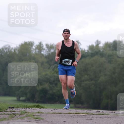 05.05.2024 - 7. Wedeler Halbmarathon H.Heesch http://msf.ph/oto/6221640 05.05.2024 10:56:35 Laufen 590 meine-sportfotos.de