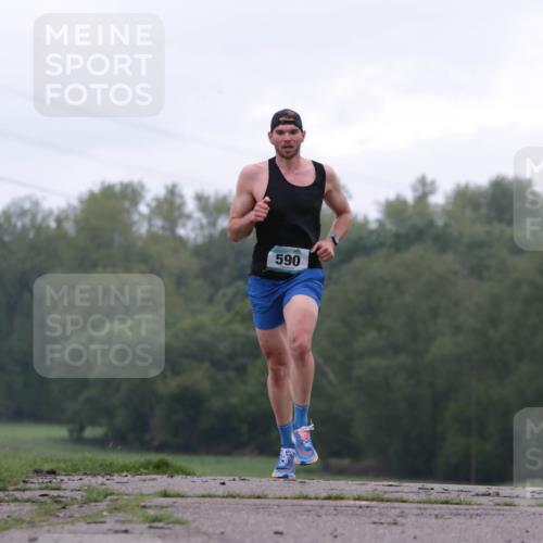 05.05.2024 - 7. Wedeler Halbmarathon H.Heesch http://msf.ph/oto/6221641 05.05.2024 10:56:36 Laufen 590 meine-sportfotos.de
