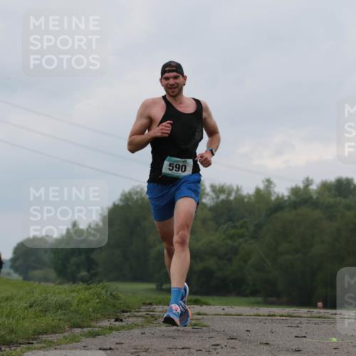 05.05.2024 - 7. Wedeler Halbmarathon H.Heesch http://msf.ph/oto/6221648 05.05.2024 10:56:38 Laufen 590 meine-sportfotos.de