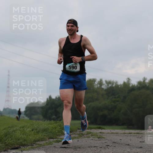05.05.2024 - 7. Wedeler Halbmarathon H.Heesch http://msf.ph/oto/6221652 05.05.2024 10:56:38 Laufen 590 meine-sportfotos.de