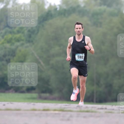 05.05.2024 - 7. Wedeler Halbmarathon H.Heesch http://msf.ph/oto/6221657 05.05.2024 10:56:45 Laufen 592 meine-sportfotos.de