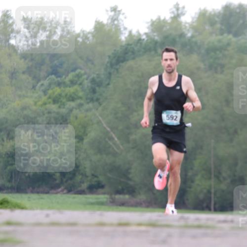 05.05.2024 - 7. Wedeler Halbmarathon H.Heesch http://msf.ph/oto/6221660 05.05.2024 10:56:46 Laufen 592 meine-sportfotos.de