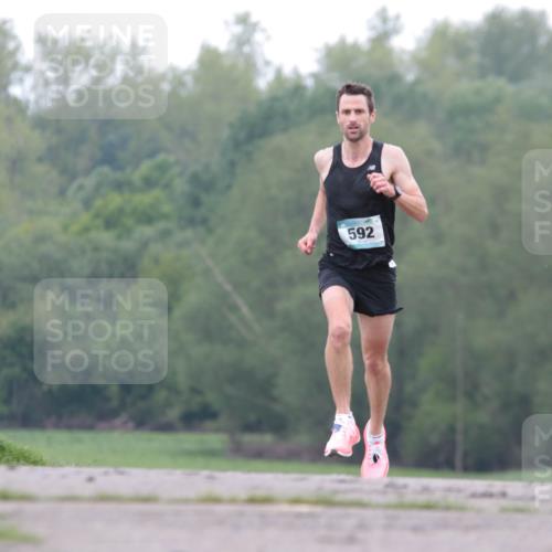 05.05.2024 - 7. Wedeler Halbmarathon H.Heesch http://msf.ph/oto/6221661 05.05.2024 10:56:46 Laufen 592 meine-sportfotos.de