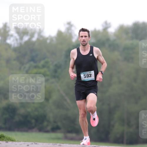 05.05.2024 - 7. Wedeler Halbmarathon H.Heesch http://msf.ph/oto/6221663 05.05.2024 10:56:47 Laufen 592 meine-sportfotos.de