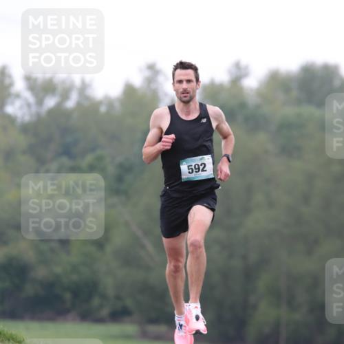 05.05.2024 - 7. Wedeler Halbmarathon H.Heesch http://msf.ph/oto/6221664 05.05.2024 10:56:47 Laufen 592 meine-sportfotos.de