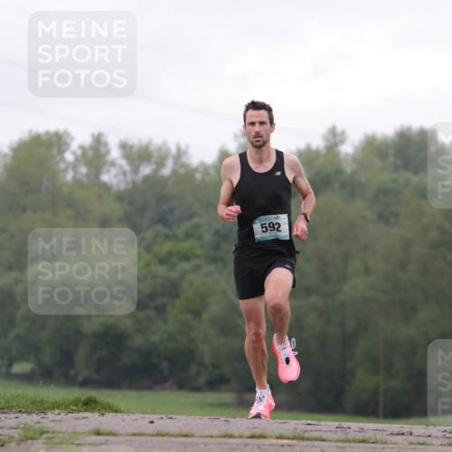 05.05.2024 - 7. Wedeler Halbmarathon H.Heesch http://msf.ph/oto/6221665 05.05.2024 10:56:47 Laufen 592 meine-sportfotos.de