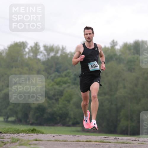 05.05.2024 - 7. Wedeler Halbmarathon H.Heesch http://msf.ph/oto/6221666 05.05.2024 10:56:48 Laufen 592 meine-sportfotos.de