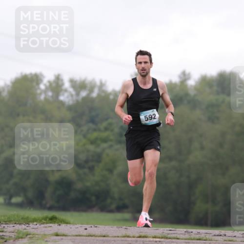 05.05.2024 - 7. Wedeler Halbmarathon H.Heesch http://msf.ph/oto/6221667 05.05.2024 10:56:48 Laufen 592 meine-sportfotos.de