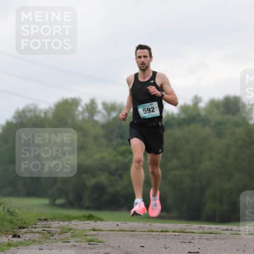 05.05.2024 - 7. Wedeler Halbmarathon H.Heesch http://msf.ph/oto/6221668 05.05.2024 10:56:49 Laufen 592 meine-sportfotos.de