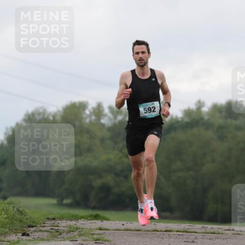 05.05.2024 - 7. Wedeler Halbmarathon H.Heesch http://msf.ph/oto/6221671 05.05.2024 10:56:49 Laufen 592 meine-sportfotos.de