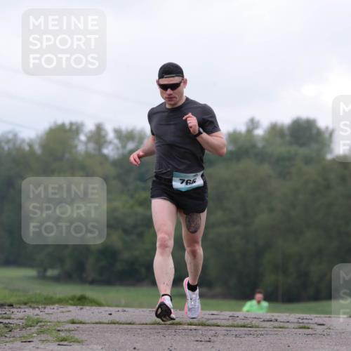 05.05.2024 - 7. Wedeler Halbmarathon H.Heesch http://msf.ph/oto/6221710 05.05.2024 10:57:35 Laufen 766 meine-sportfotos.de